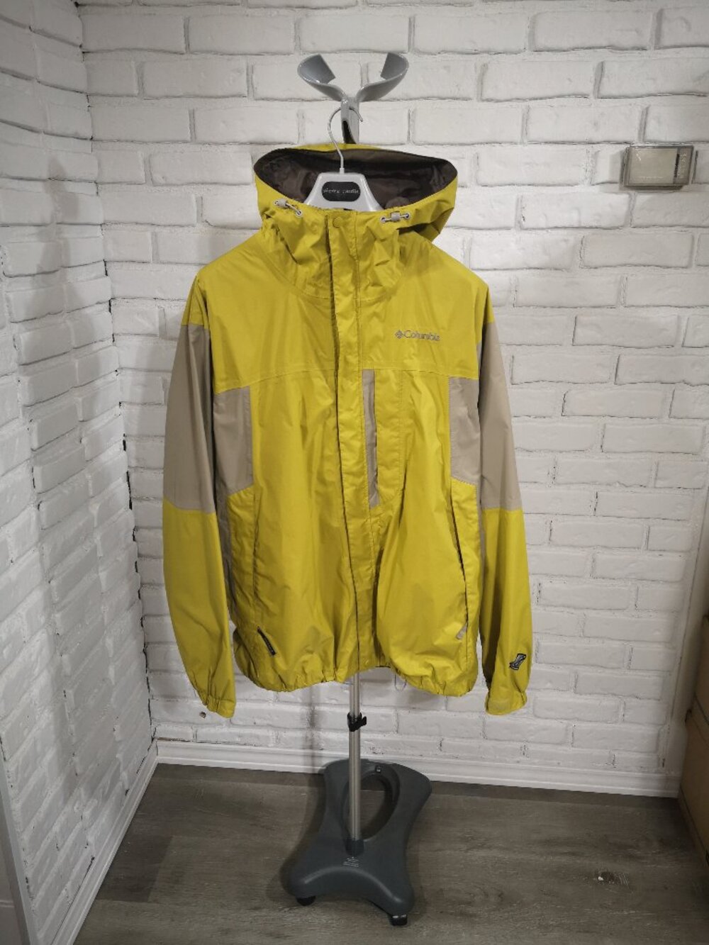 Columbia Omni-Tech Men's XL Mustard/Tan Waterproof Breathable Packable Jacket